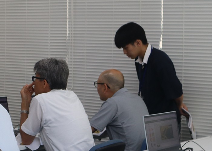 在校生がサポート２